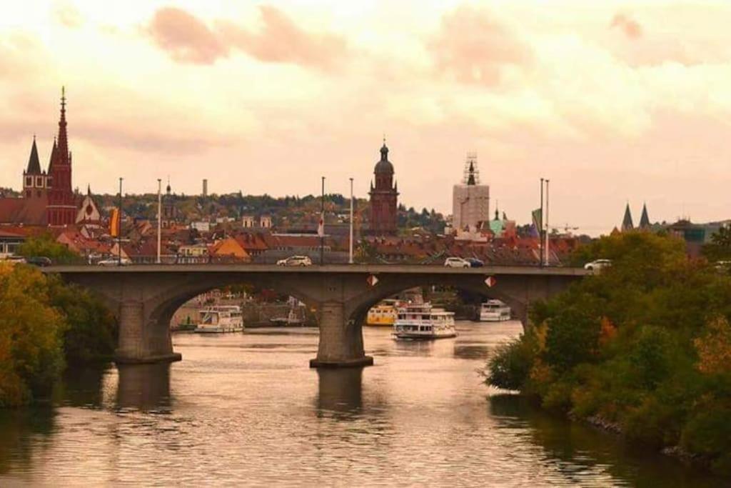 Willkommen In Wuerzburg اهلا بكم فى Willcome Kültér fotó